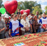 Жителей угостили трехметровым пирогом на столетие Мытищ - Regions.Ru
